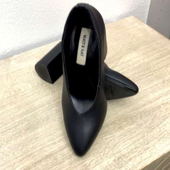 Used Matt & Nat Pumps - Picture 2 of 9